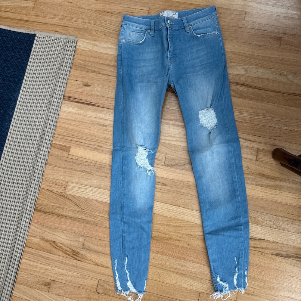 Women’s Light Blue Distressed Skinny Jeans